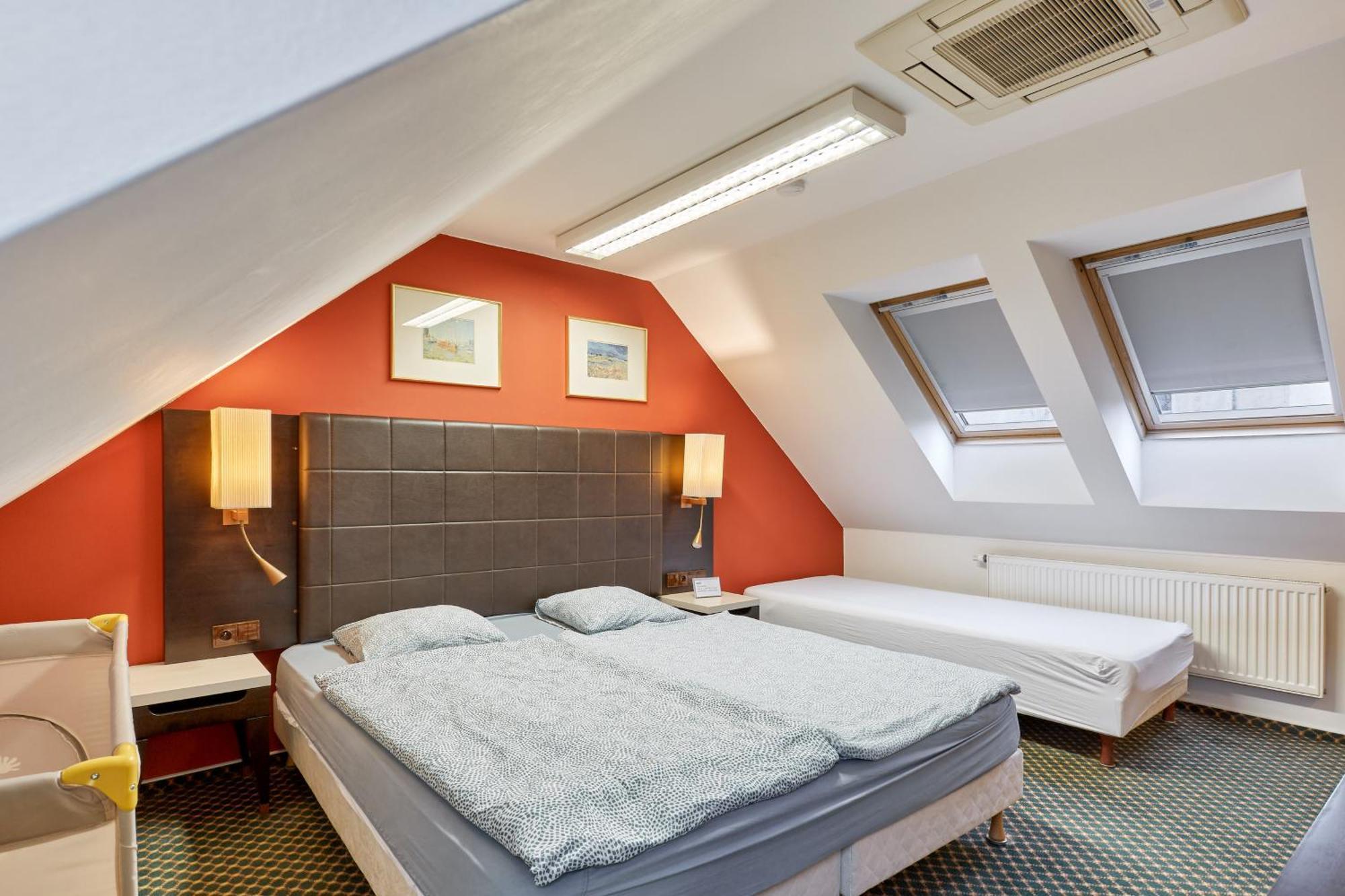 Excellent Apartments In Spa City Center 5 Min Walk From The Colonnade Karlovy Vary Exterior photo